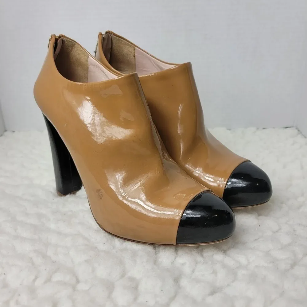 Miu Miu Bottie Women's Shoes Size 6.5 Beige Patent Leather Black Cap Toe Zipper